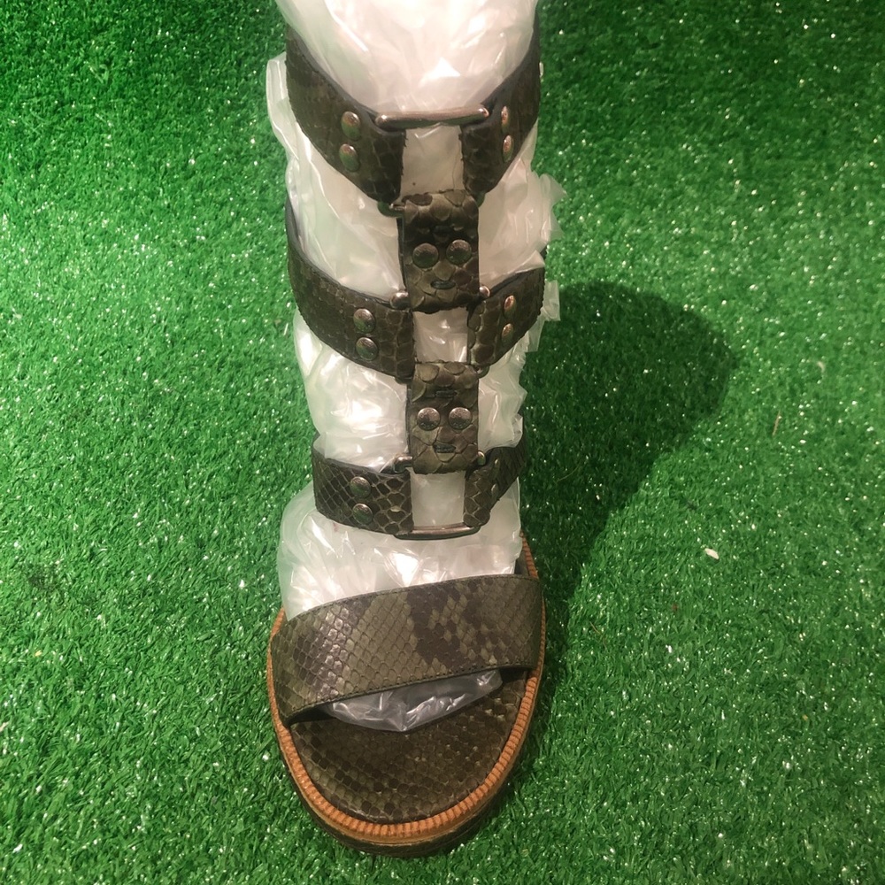 Gucci gladiator sandal size 39.5 in snakeskin green - Picture 9 of 9